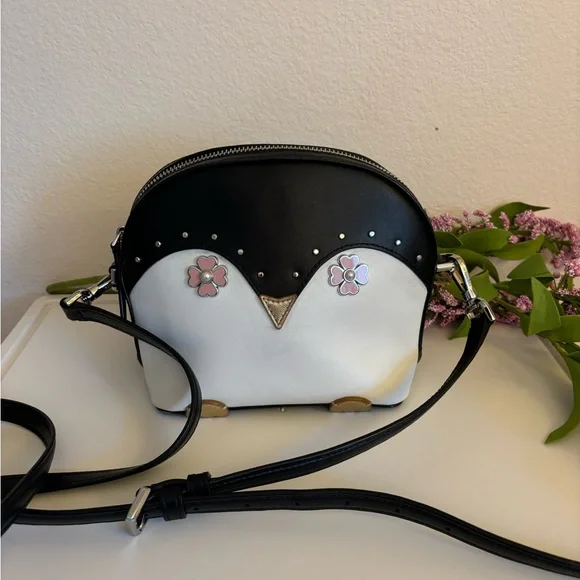 Kate Spade New York Frosty Penguin Crossbody - Picture 1 of 12